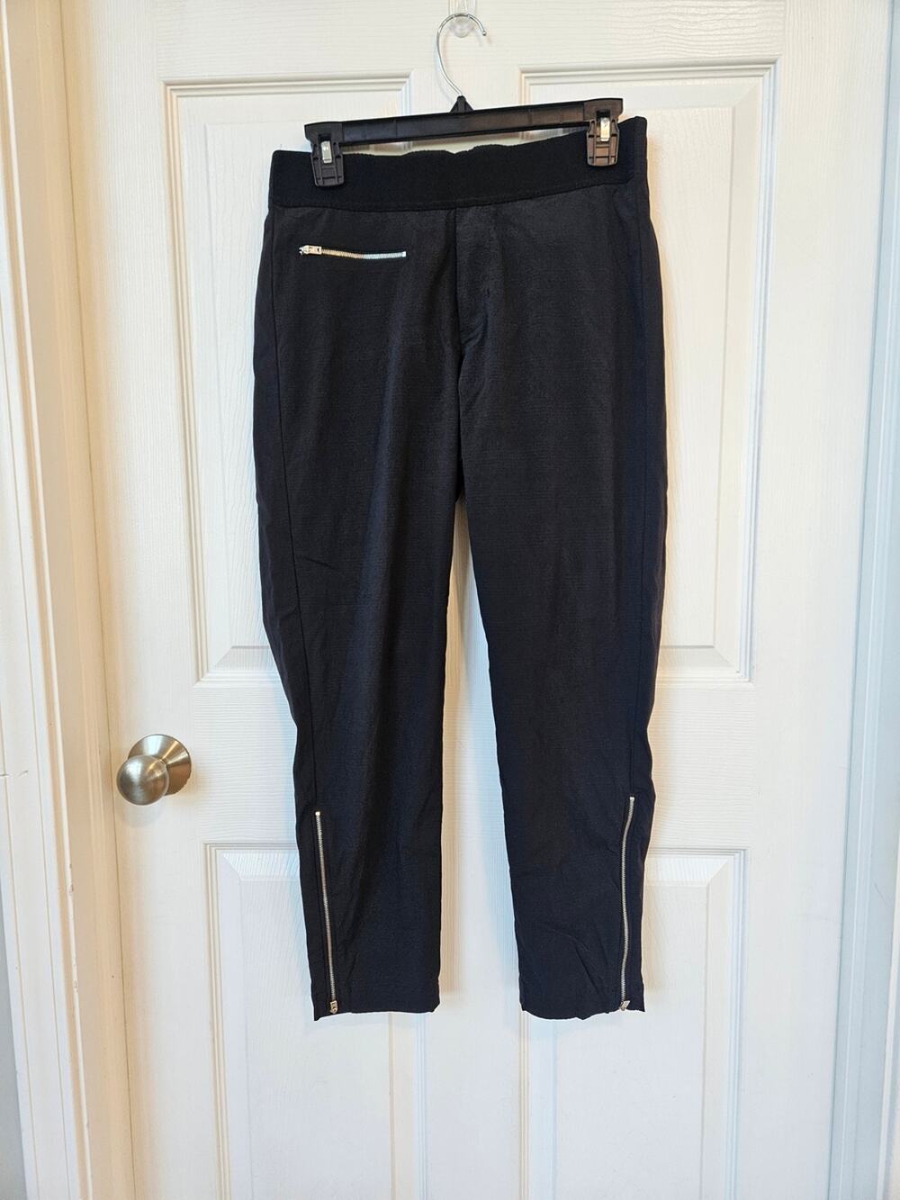 Athleta Trekkie Crop Pants Womens 6 Black Travel Hiking Lightweight Pull On